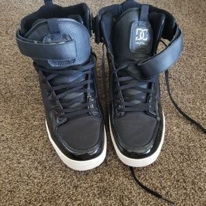 DC shoes